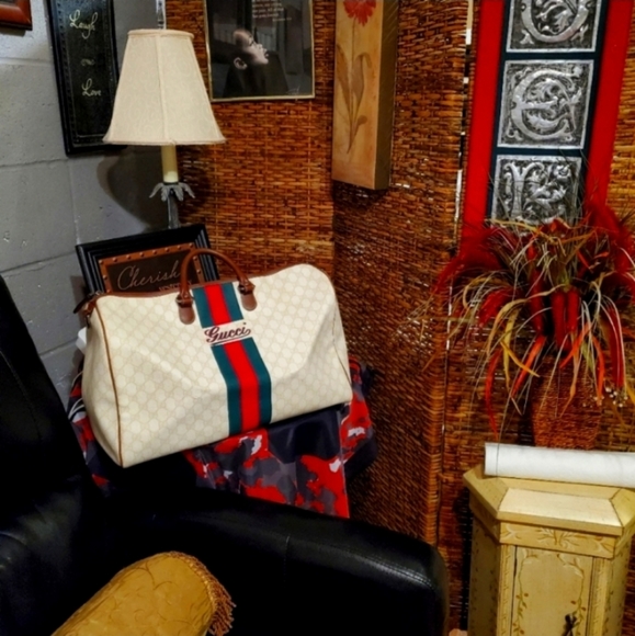 Authentic Gucci  Joy Duffel bag in pristine condition. designer# 189688-213048 - Picture 3 of 12